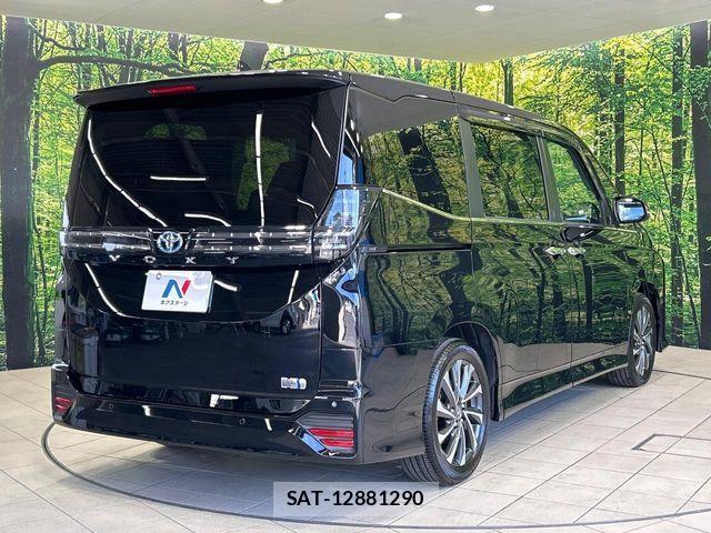 Toyota VOXY HYBRID 2024-12 8564060-17