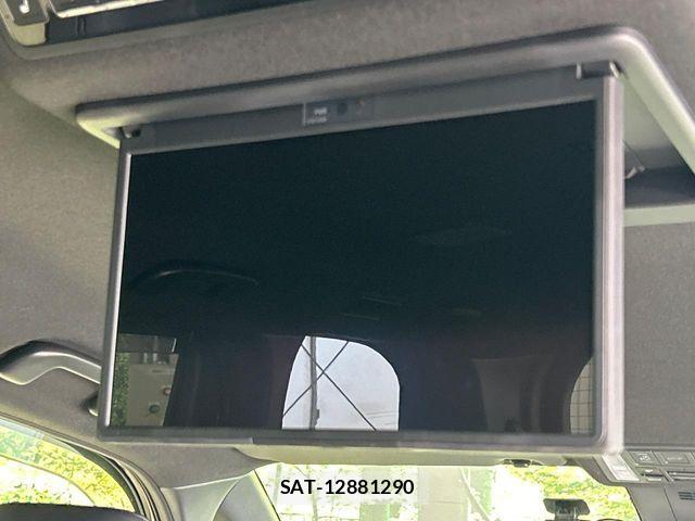 Toyota VOXY HYBRID 2024-12 8564060-3