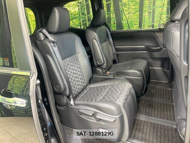 Toyota VOXY HYBRID 2024-12 8564060-8