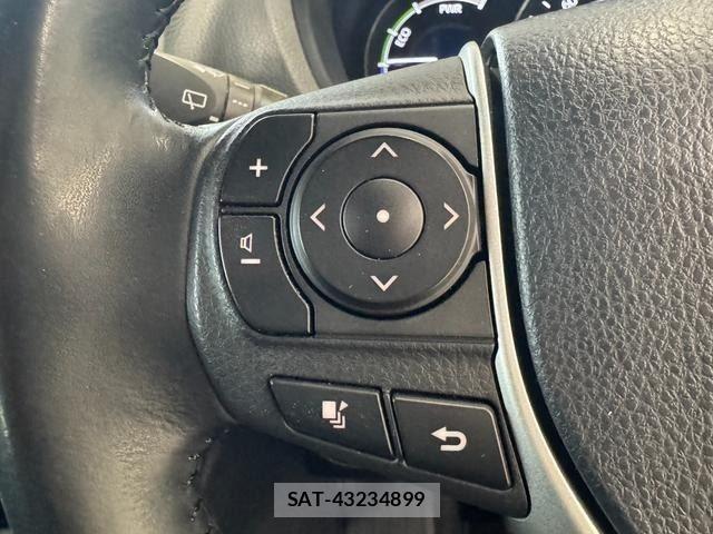 Toyota VOXY HYBRID 2017-08 8564075-13