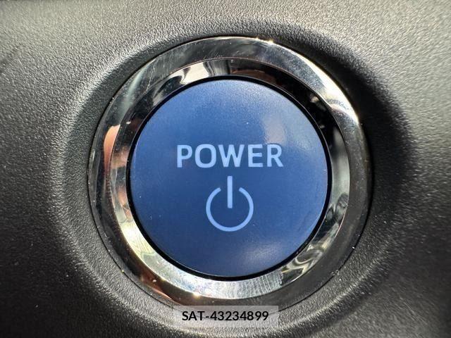 Toyota VOXY HYBRID 2017-08 8564075-14