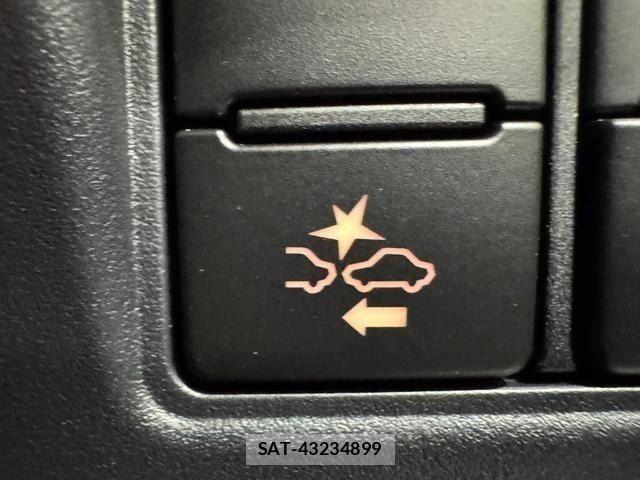 Toyota VOXY HYBRID 2017-08 8564075-21