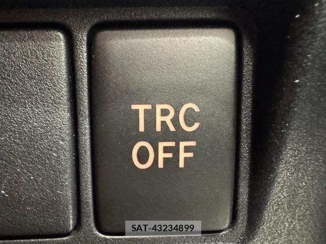 Toyota VOXY HYBRID 2017-08 8564075-22