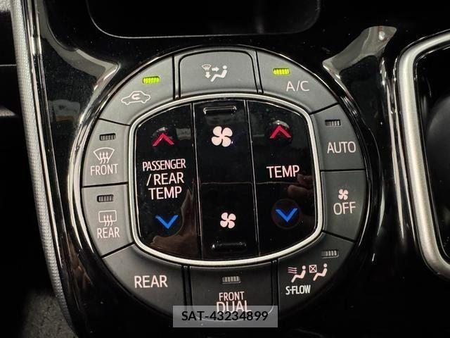 Toyota VOXY HYBRID 2017-08 8564075-26