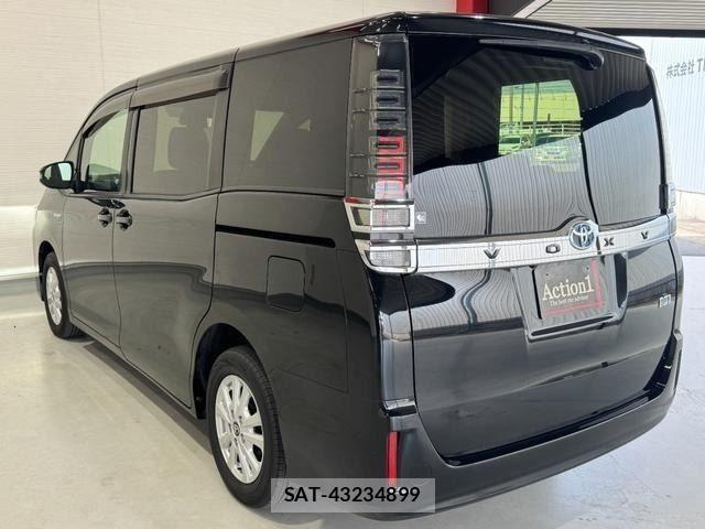 Toyota VOXY HYBRID 2017-08 8564075-3