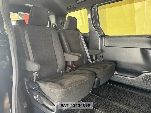 Toyota VOXY HYBRID 2017-08 8564075-8