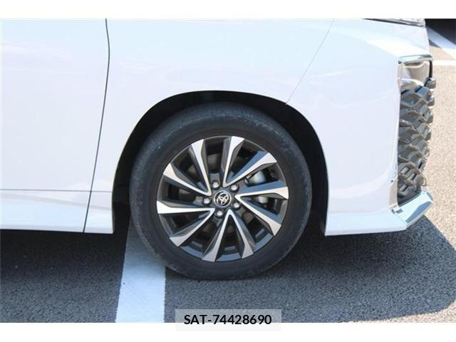 Toyota VOXY HYBRID 2023-06 8564066-10