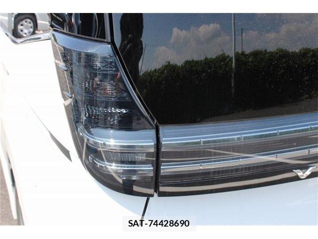 Toyota VOXY HYBRID 2023-06 8564066-20