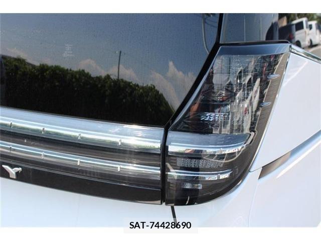 Toyota VOXY HYBRID 2023-06 8564066-21