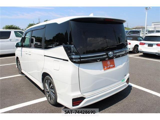 Toyota VOXY HYBRID 2023-06 8564066-6