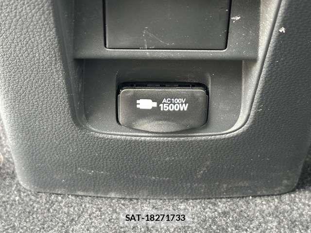Toyota VOXY HYBRID 2025-09 8564064-9