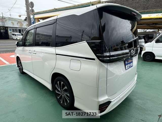 Toyota VOXY HYBRID 2025-09 8564064-3