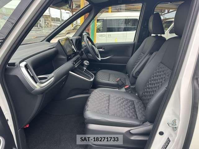 Toyota VOXY HYBRID 2025-09 8564064-4