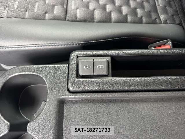 Toyota VOXY HYBRID 2025-09 8564064-8
