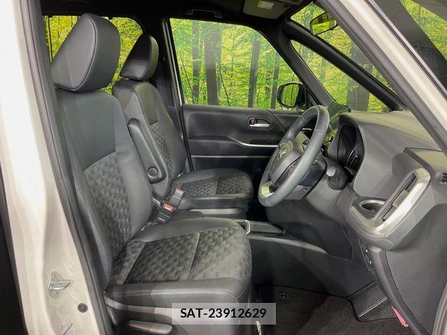 Toyota VOXY HYBRID 2025-01 8564061-6