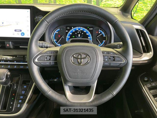 Toyota VOXY HYBRID 2024-04 8564065-11