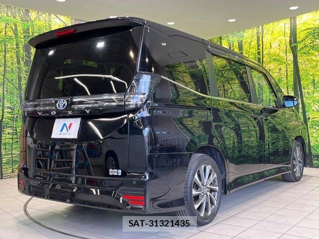 Toyota VOXY HYBRID 2024-04 8564065-16