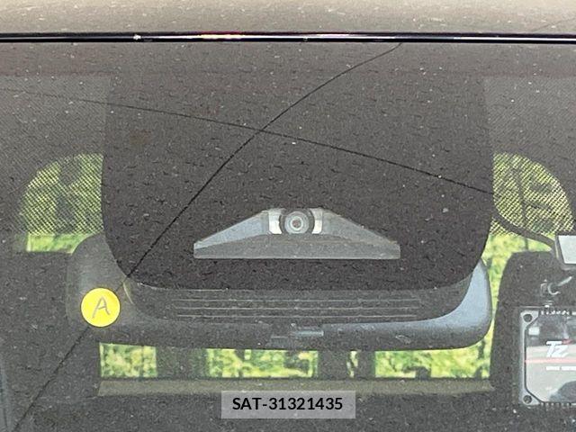 Toyota VOXY HYBRID 2024-04 8564065-4