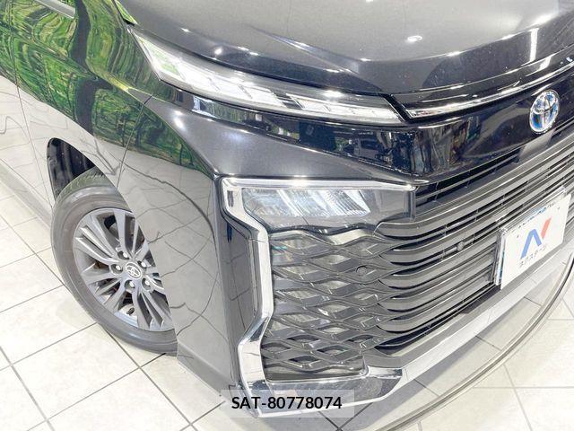 Toyota VOXY HYBRID 2023-07 8564071-12