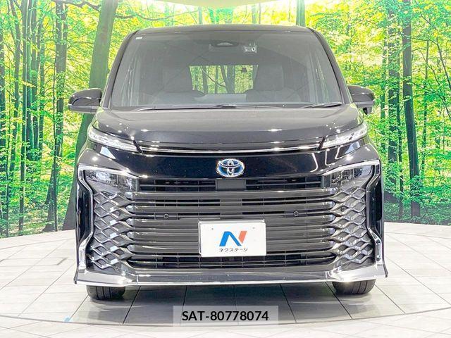 Toyota VOXY HYBRID 2023-07 8564071-14