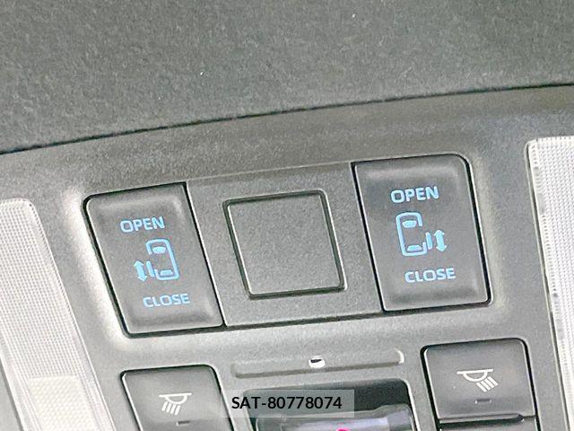 Toyota VOXY HYBRID 2023-07 8564071-4