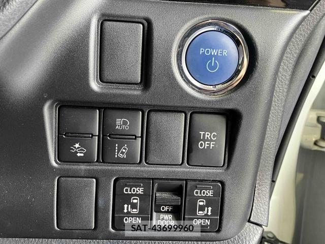 Toyota VOXY HYBRID 2020-03 8564073-10