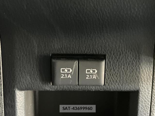 Toyota VOXY HYBRID 2020-03 8564073-15