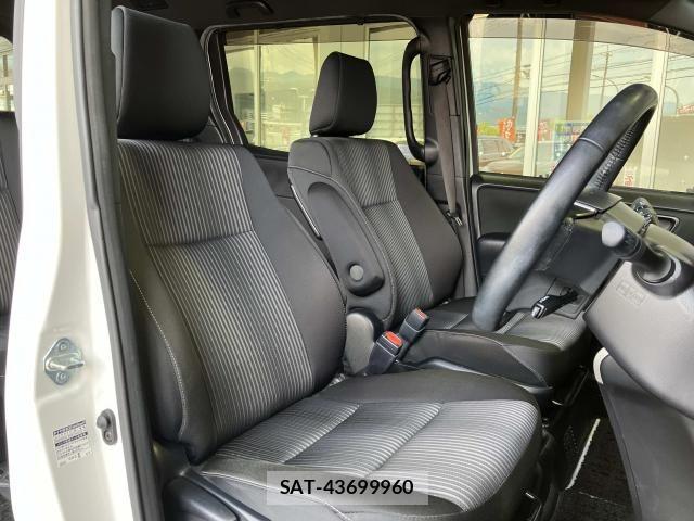 Toyota VOXY HYBRID 2020-03 8564073-17
