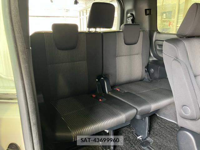 Toyota VOXY HYBRID 2020-03 8564073-19