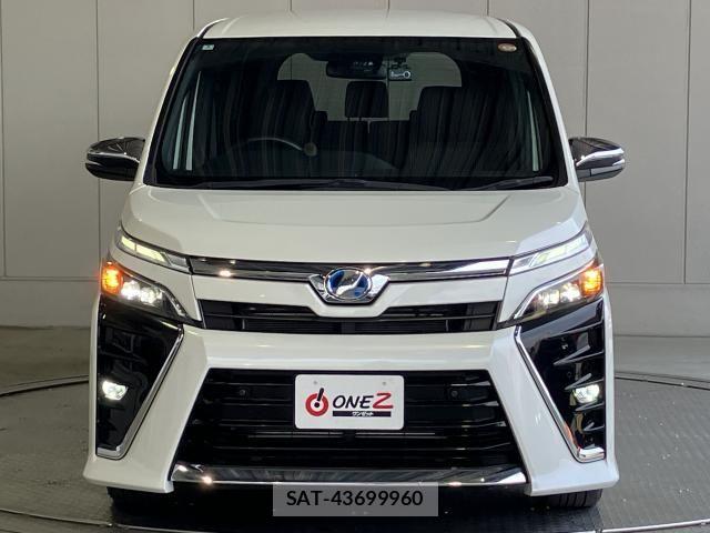 Toyota VOXY HYBRID 2020-03 8564073-24
