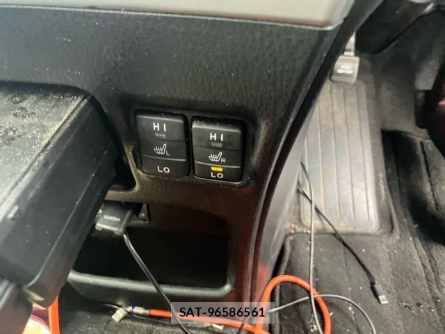 Toyota VOXY HYBRID 2019-02 8564074-19