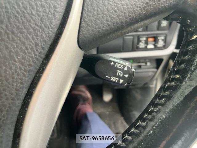 Toyota VOXY HYBRID 2019-02 8564074-21