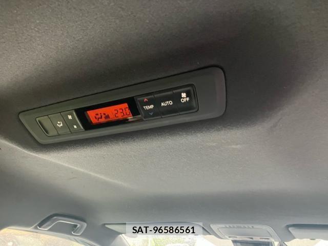 Toyota VOXY HYBRID 2019-02 8564074-26