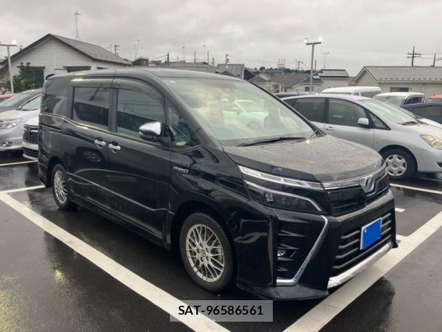 Toyota VOXY HYBRID 2019-02 8564074-2