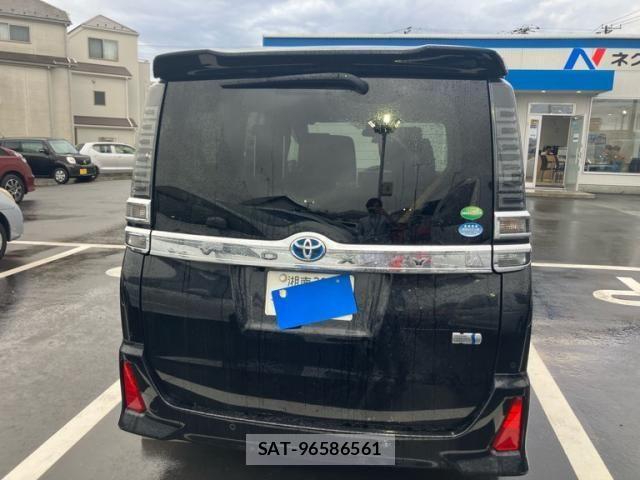 Toyota VOXY HYBRID 2019-02 8564074-7