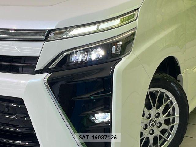 Toyota VOXY HYBRID 2021-11 8564070-12