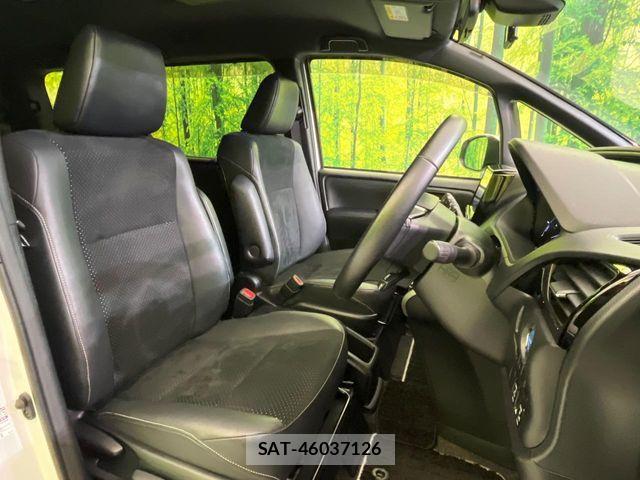 Toyota VOXY HYBRID 2021-11 8564070-7