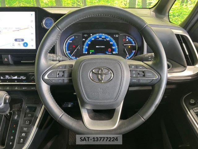 Toyota VOXY HYBRID 2022-09 8564067-11