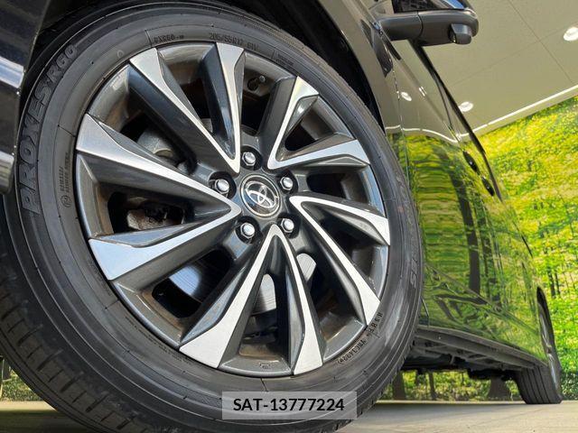 Toyota VOXY HYBRID 2022-09 8564067-13