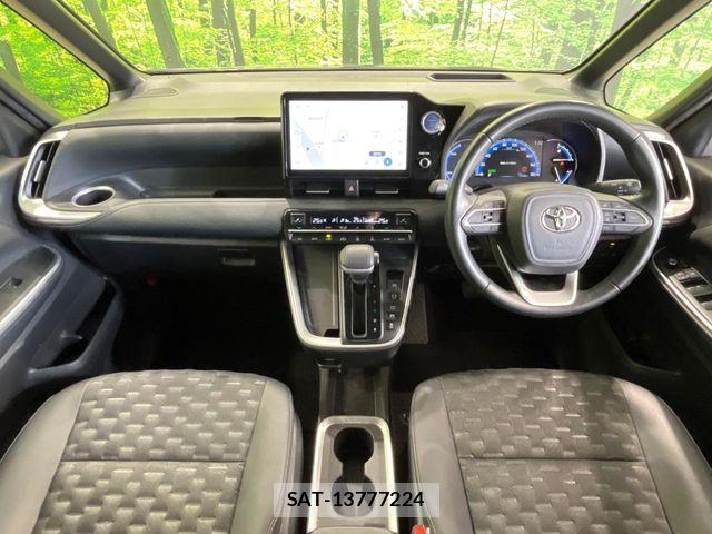 Toyota VOXY HYBRID 2022-09 8564067-1