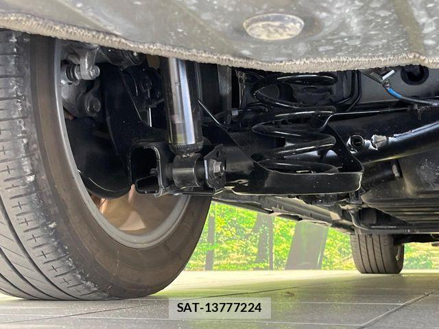 Toyota VOXY HYBRID 2022-09 8564067-19