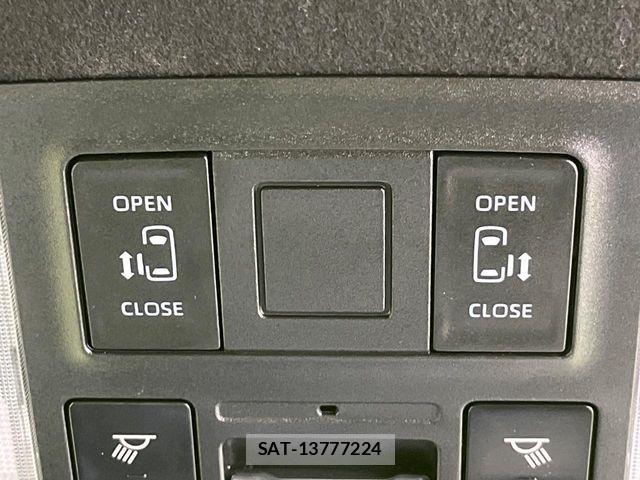 Toyota VOXY HYBRID 2022-09 8564067-4