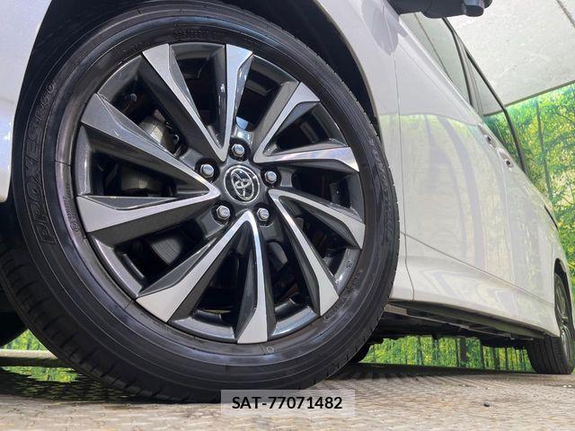 Toyota VOXY HYBRID 2023-05 8564063-13