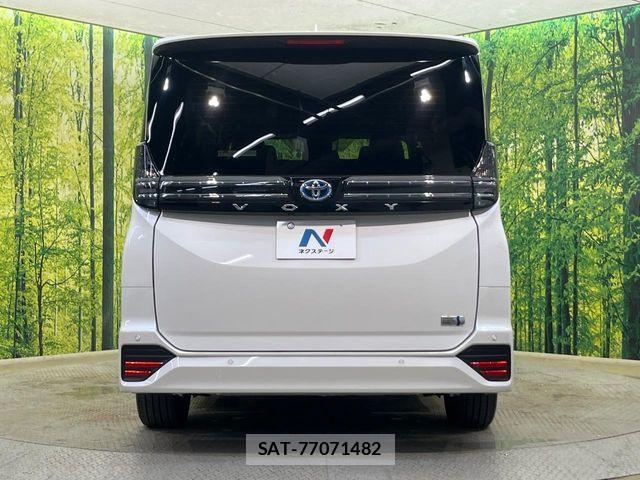 Toyota VOXY HYBRID 2023-05 8564063-15