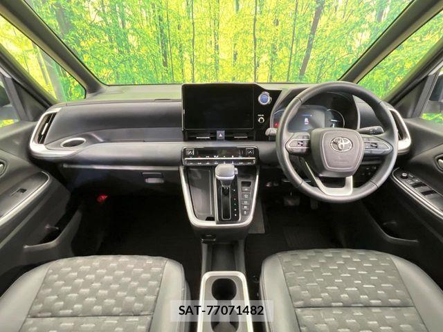 Toyota VOXY HYBRID 2023-05 8564063-1