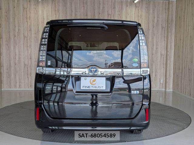 Toyota VOXY HYBRID 2014-09 8564077-18