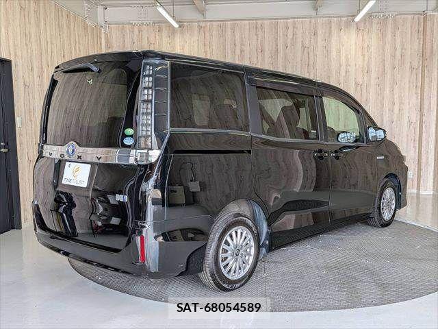 Toyota VOXY HYBRID 2014-09 8564077-19