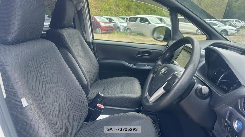 Toyota VOXY HYBRID 2014-07 6773626-12