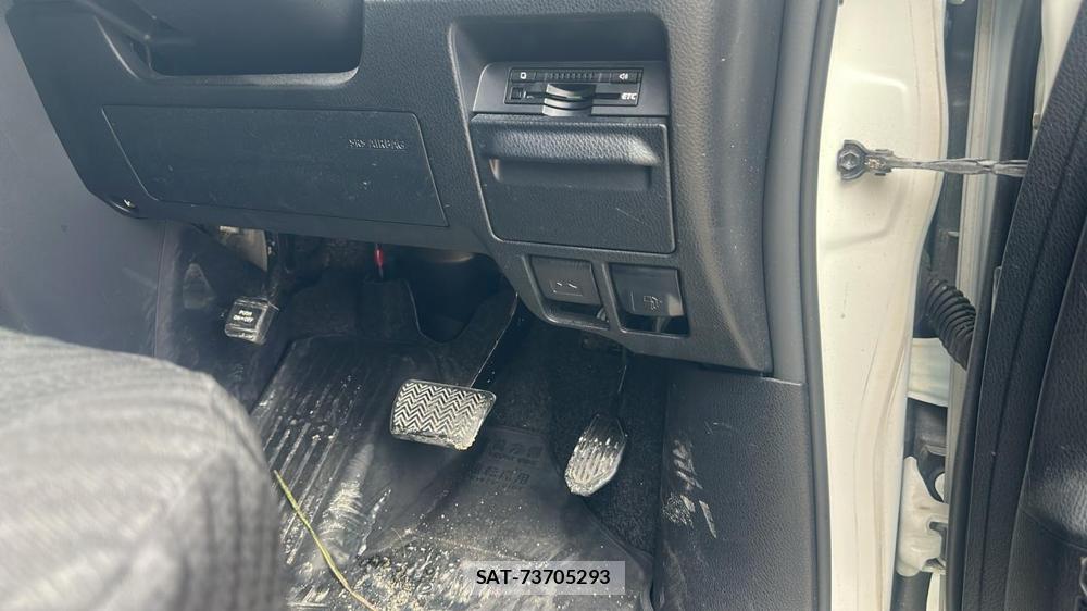 Toyota VOXY HYBRID 2014-07 6773626-13