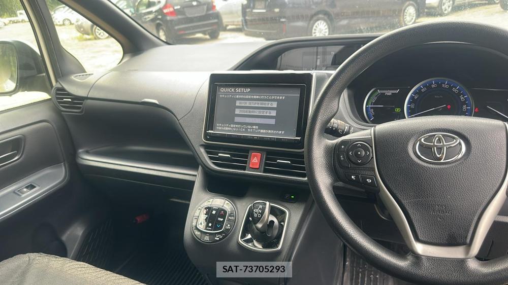 Toyota VOXY HYBRID 2014-07 6773626-18